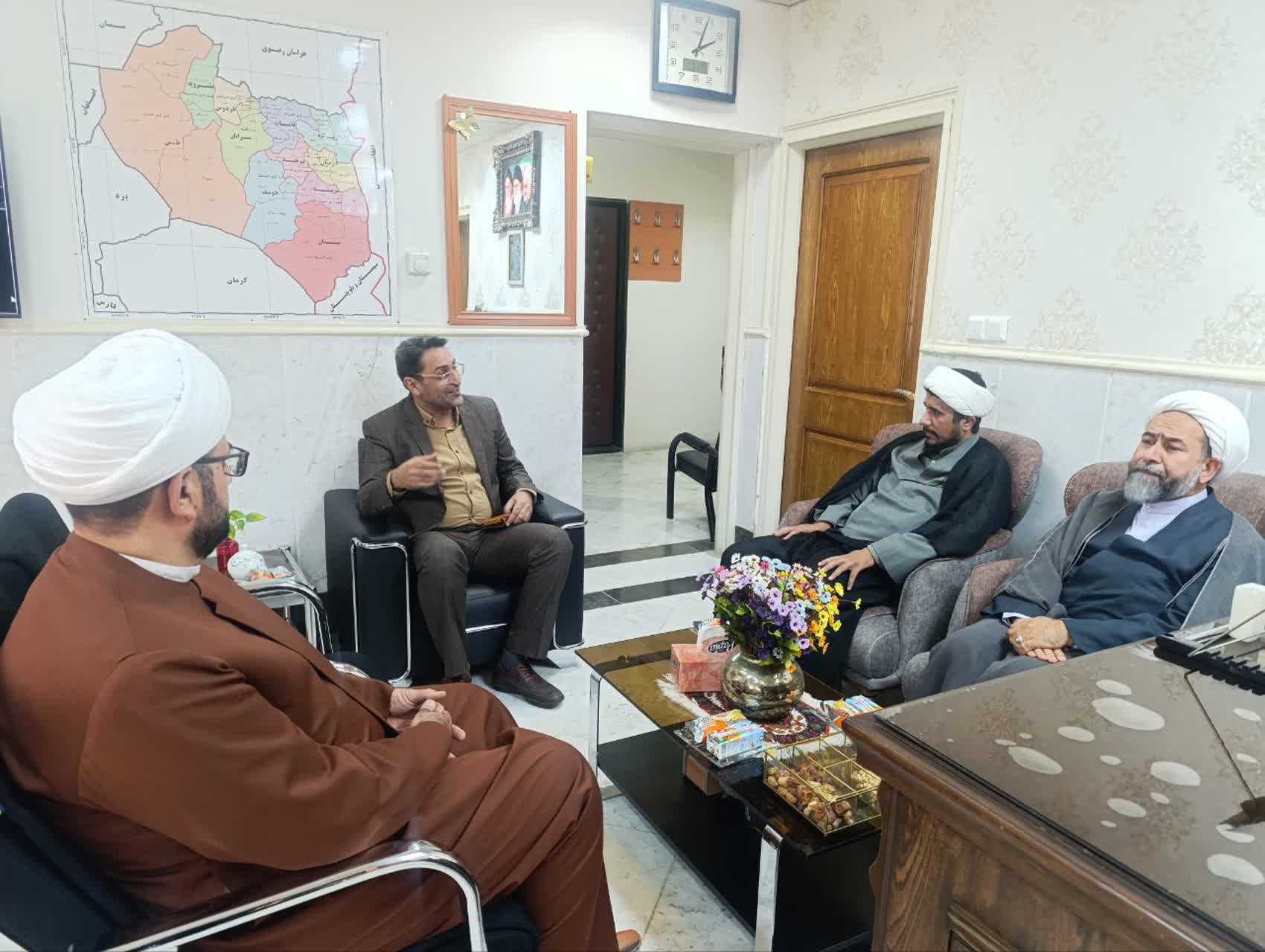دیدار دبیر و معاونین ستاد امر به معروف و نهی از منکر با رییس عقیدتی سیاسی فرماندهی انتظامی استان 